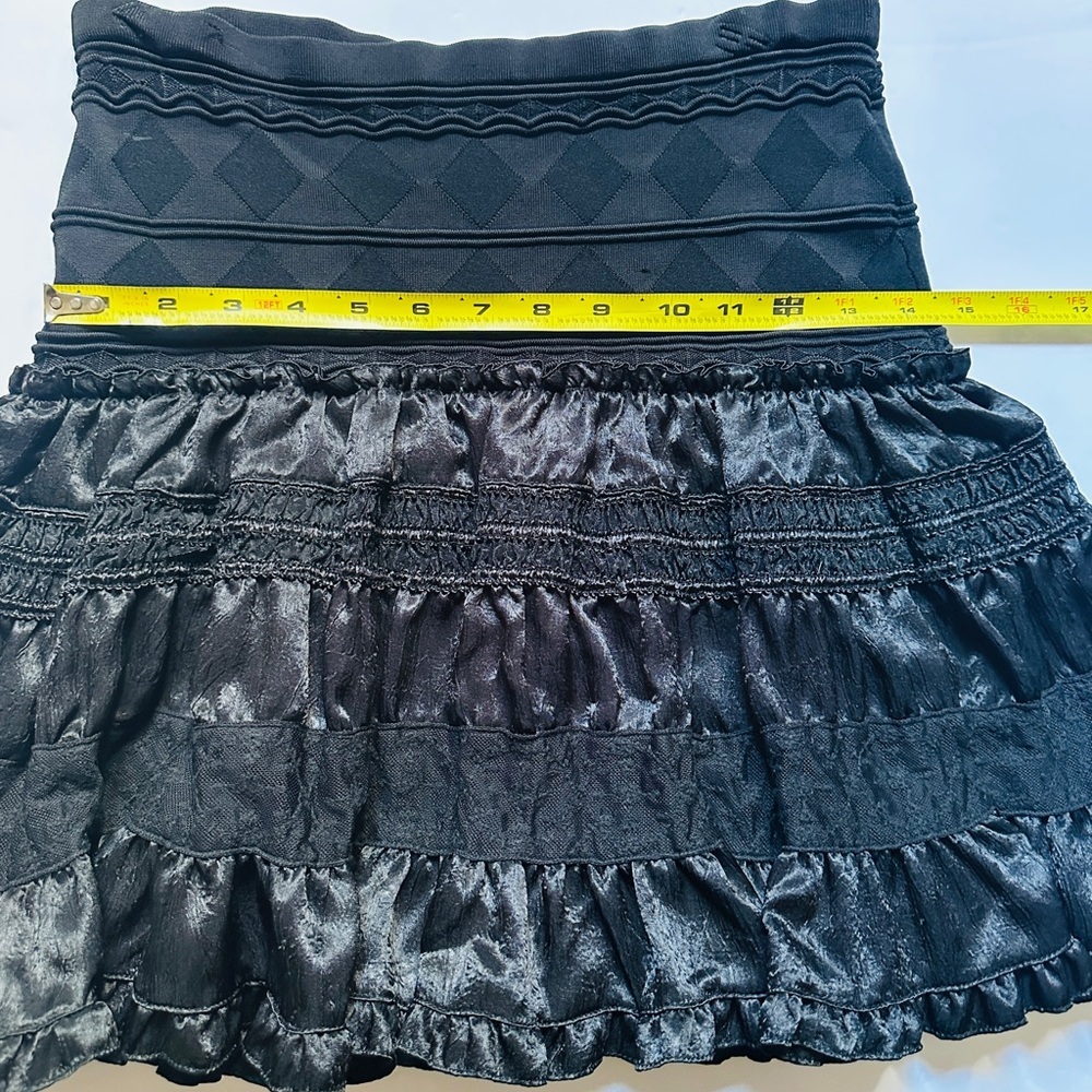 Bebe Black Textured A-Line Mini Skirt | Satin | Sz Medium | Y2K | Vintage - Picture 5 of 6